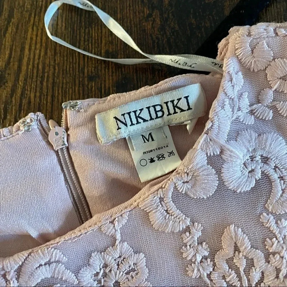 nikibiki pink crochet cup sleeve dress size m - Picture 9 of 16